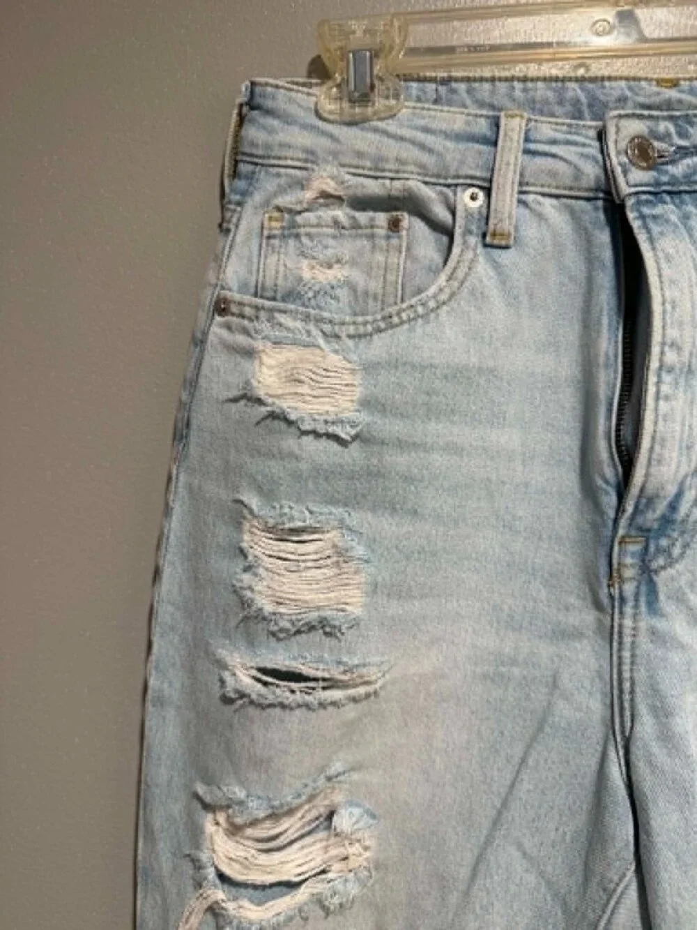 H&M Distressed Jeans Size 8 Short
